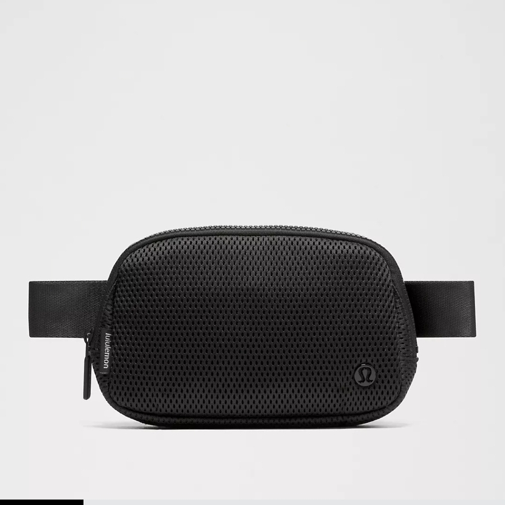 New lululemon athletica Mesh Black Belt Bag 1L